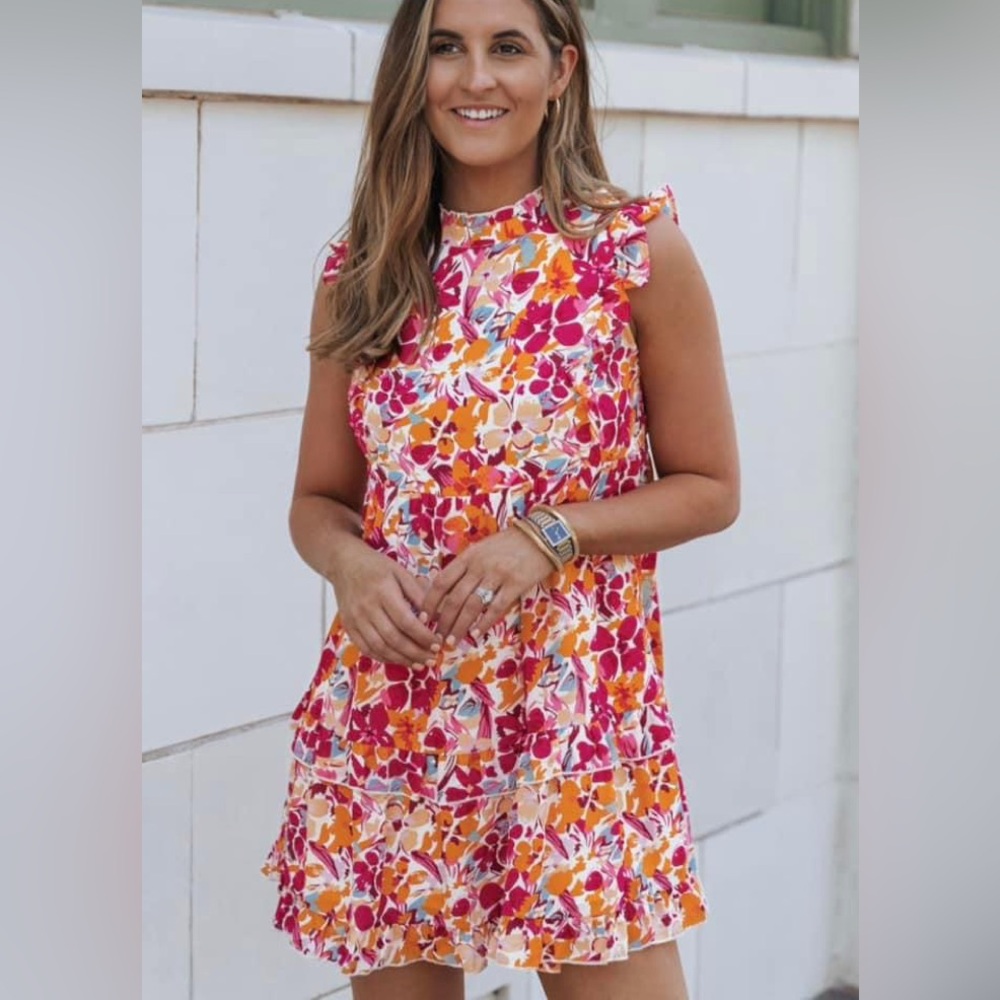 🌟 Fully lined! Floral print ruffle detail dress/size SMALL!
